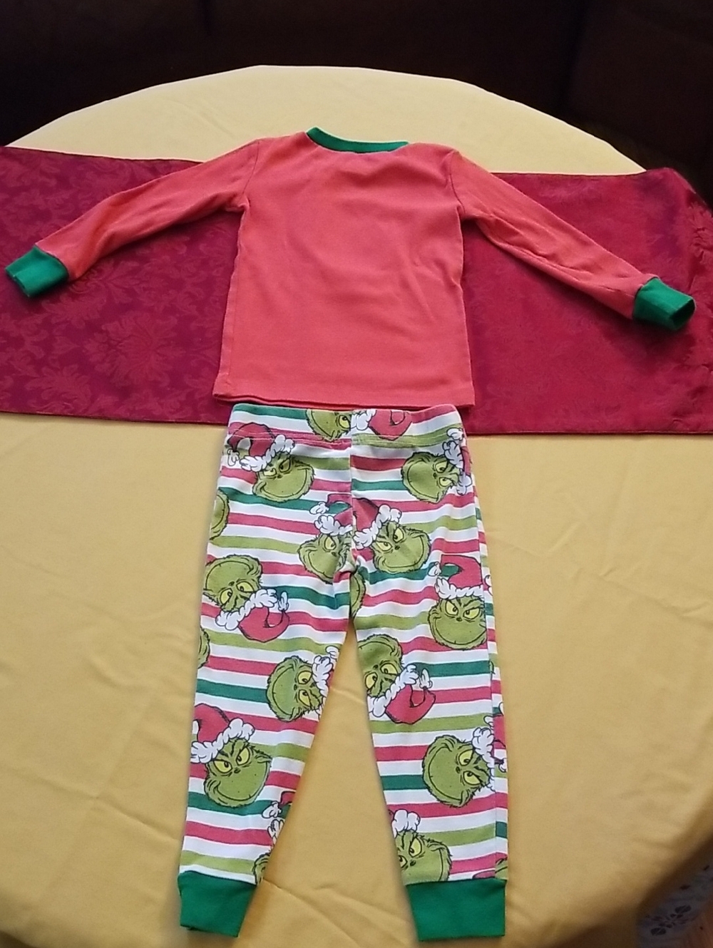 ❣5 for $25 Sale❣ Dr. Seuss  Grinch Kids Holiday Pajama Set - Size 3T - Picture 4 of 4